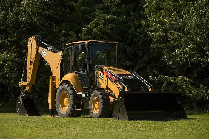 Understanding Excavators and Backhoes: Choosing the Right Machinery for Your Project
