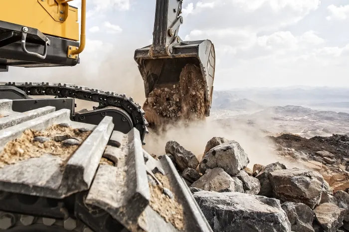 Avoiding Common Pitfalls: A Guide to Renting Construction Equipment